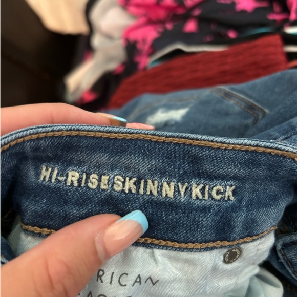 American Eagle hi-rise skinny kick(next level stretch) distressed jeans. - Picture 6 of 6